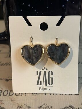 ZAG Bijoux Gold-Trim Heart shaped Earrings
